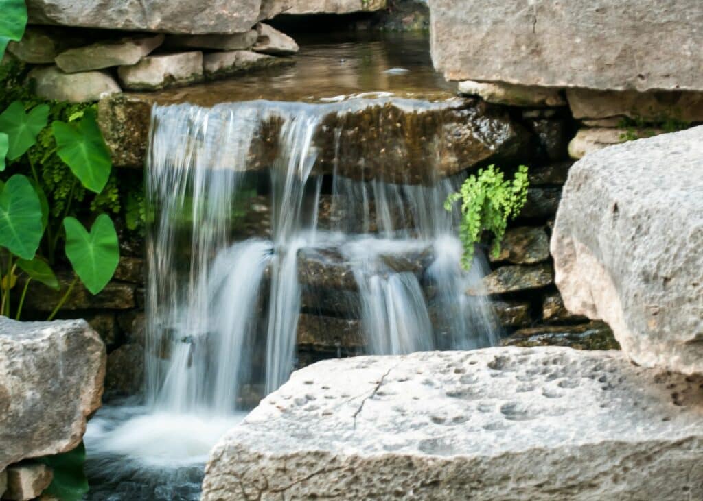 The Benefits of Adding a Water Feature to Your Hardscaping Design